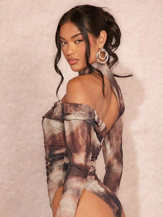 Jumpsuit Aderente in "Milk Silk" – Tuta Capri a Manica Lunga e Vita Bassa