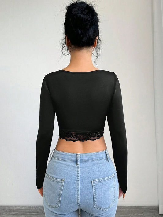 Top Short Slim con Patchwork in Pizzo e Design Plissettato