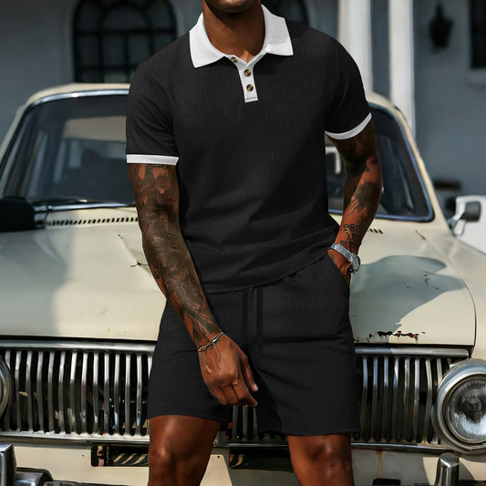 Set Coordinato con Polo Jacquard a Micro-Scacchi e Shorts Strutturati