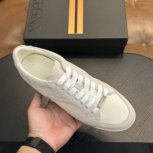 Calzatura Casual in Primo Fiore con Silhouette Medium-Heel e Sistema Shock-Absorption