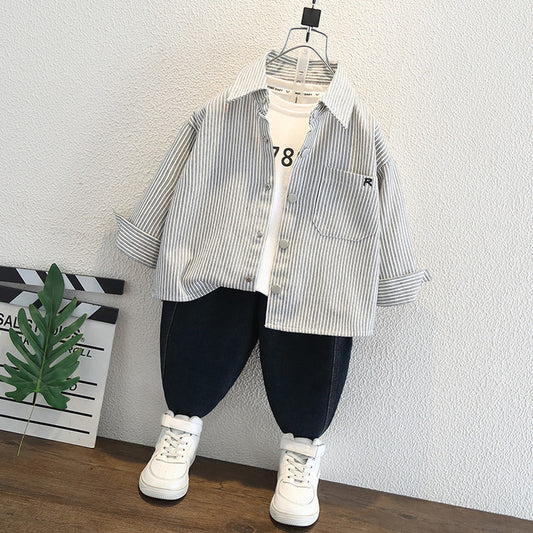 Camicia in Cotone Premium "Optical White" con Ricamo e Tasca Tecnica