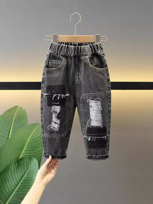 Jeans "Core Blue & Black" con Grafica Lettering e Vita Elastica