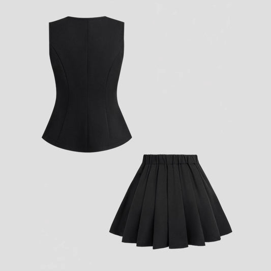Completo Two-Piece con Cappotto Smanicato e Mini Gonna a Quadretti