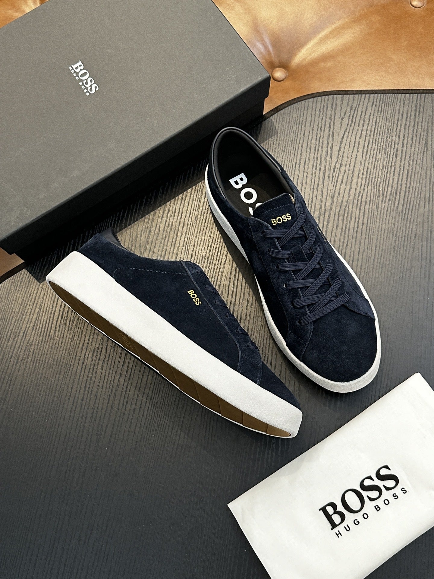 Calzatura Casual in Primo Fiore con Tecnologia Deodorant e Suola Sewn-Craft