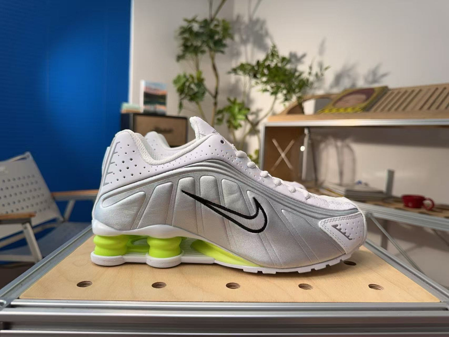 Shox R4