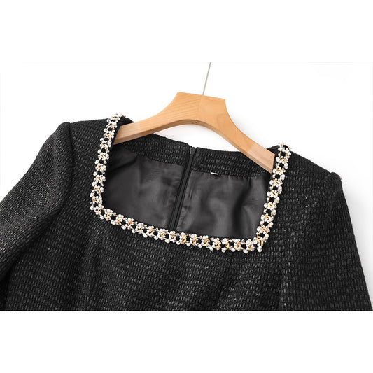 Abito Slim con Scollo Quadrato e Dettagli Jewel