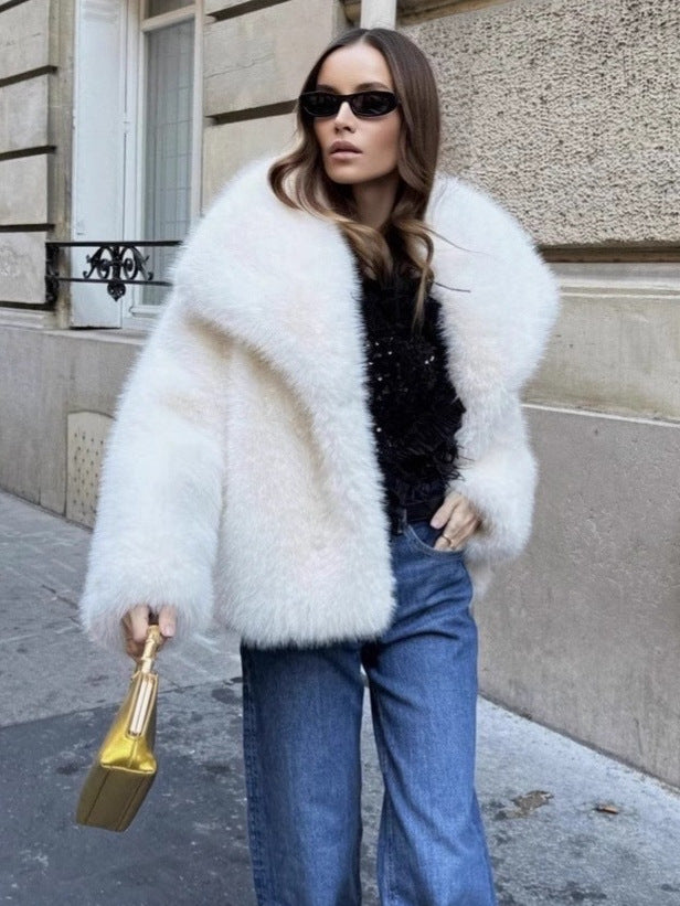 Short Faux Fur 2026: Eco-Pelliccia "Silk-Touch" con Collo Alto