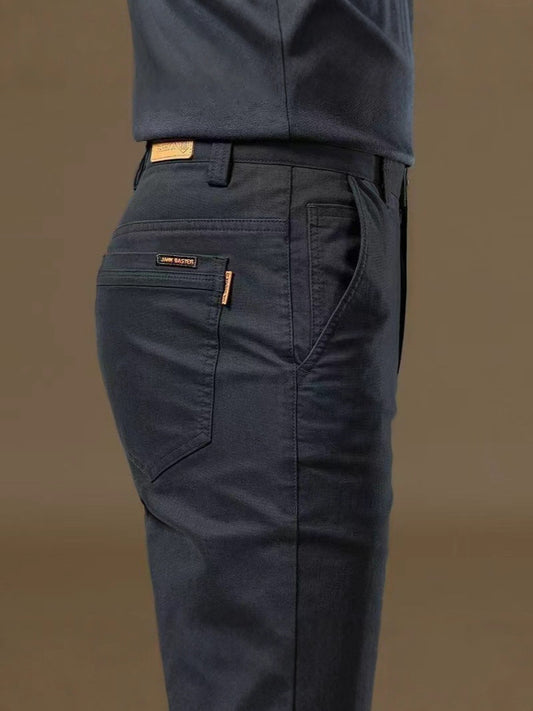 Pantaloni neri dritti: Classico Business Casual 2026