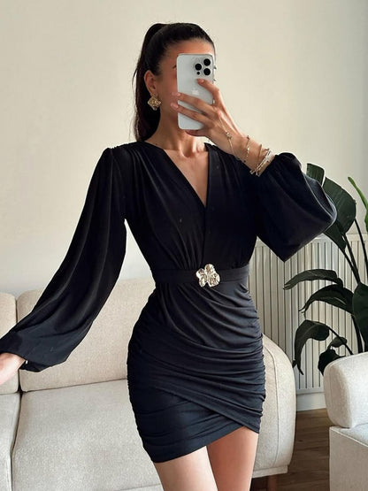 Abito Mid-Length "Pure Lust" in Milk Silk – Silhouette Slim Fit con Scollo a V