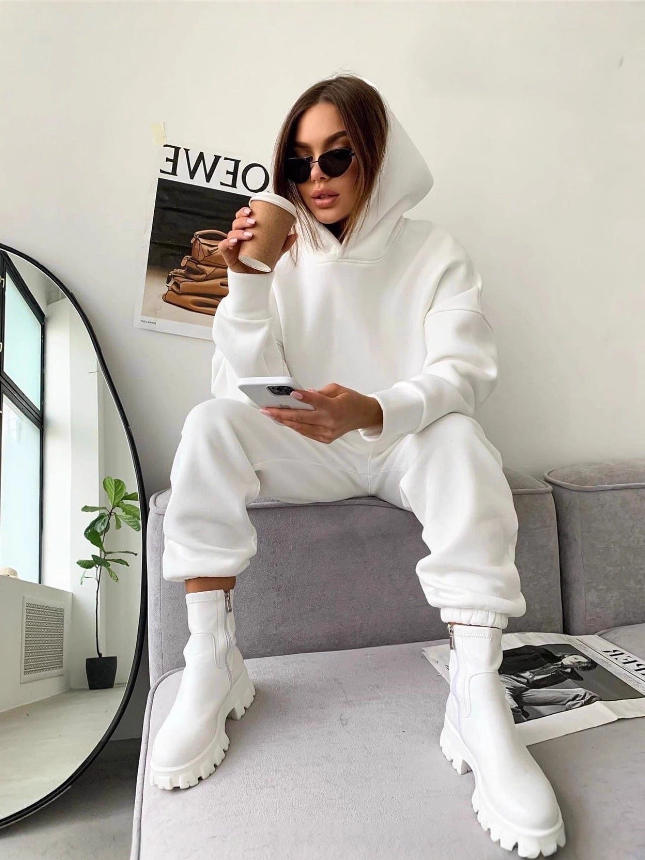 Set Due Pezzi Streetwear "Portrait 3D" – Felpa con Cappuccio e Pantaloni