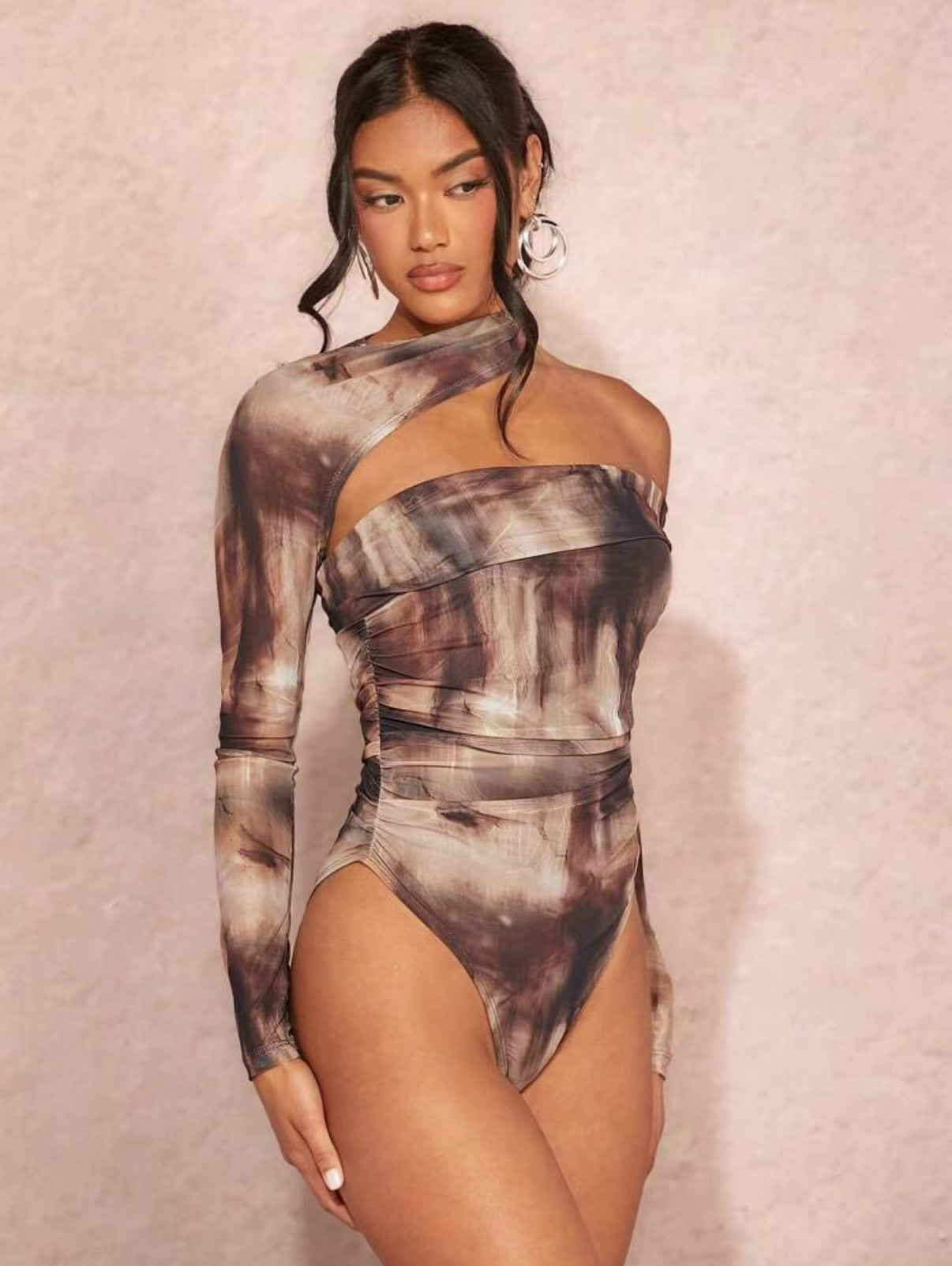 Jumpsuit Aderente in "Milk Silk" – Tuta Capri a Manica Lunga e Vita Bassa