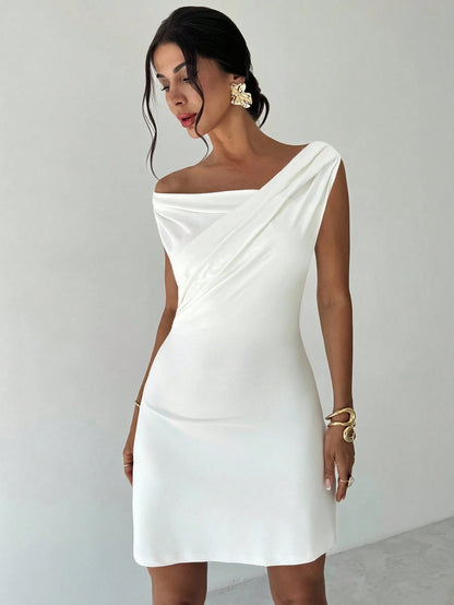Abito Midi Double-Layer con Scollo Irregolare e Patchwork