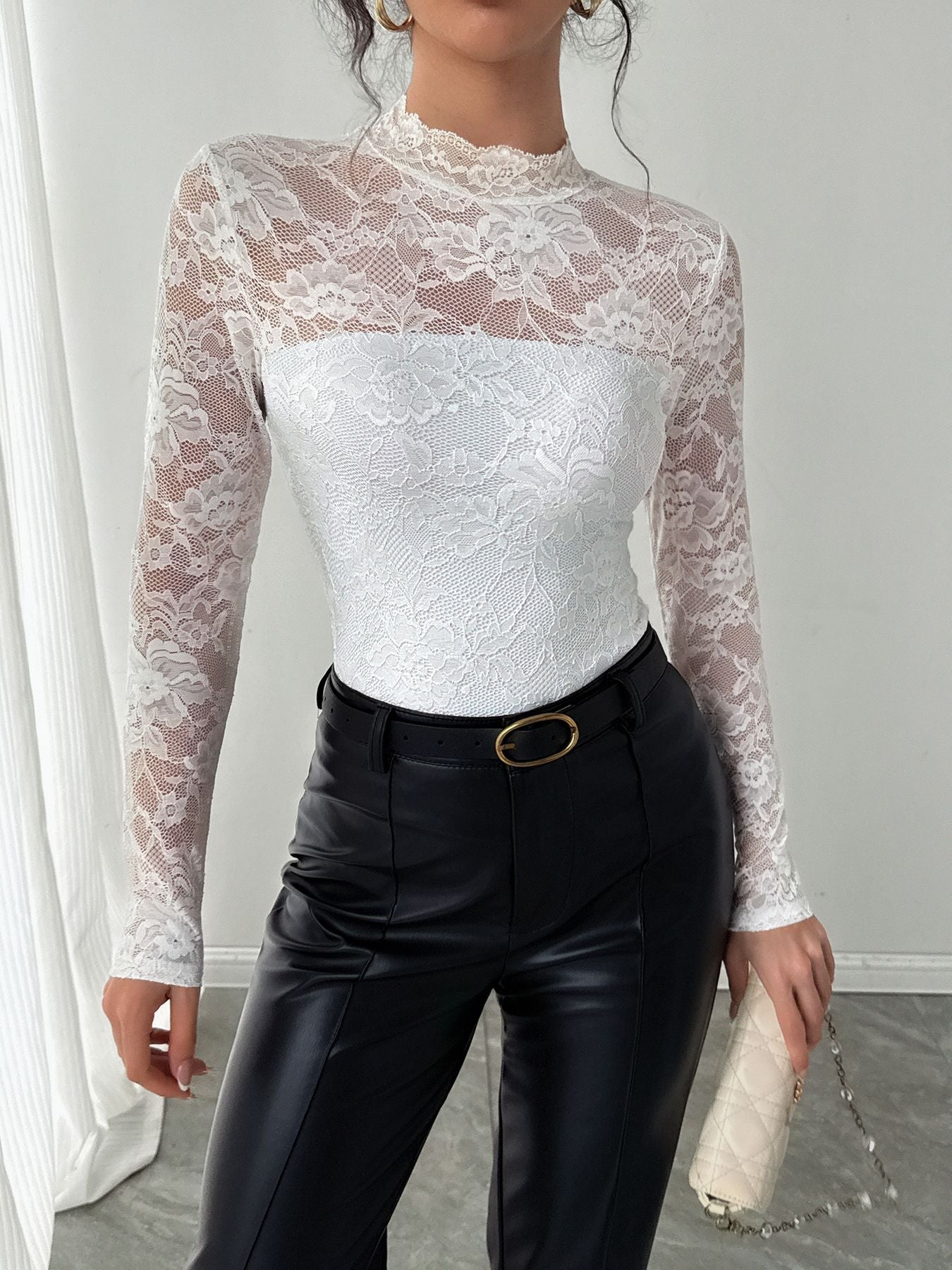 Top Slim con Collo Alto e Back Zipper