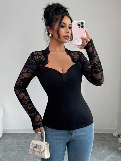 Top Slimming in Maglia con Patchwork di Pizzo e Scollo Irregolare