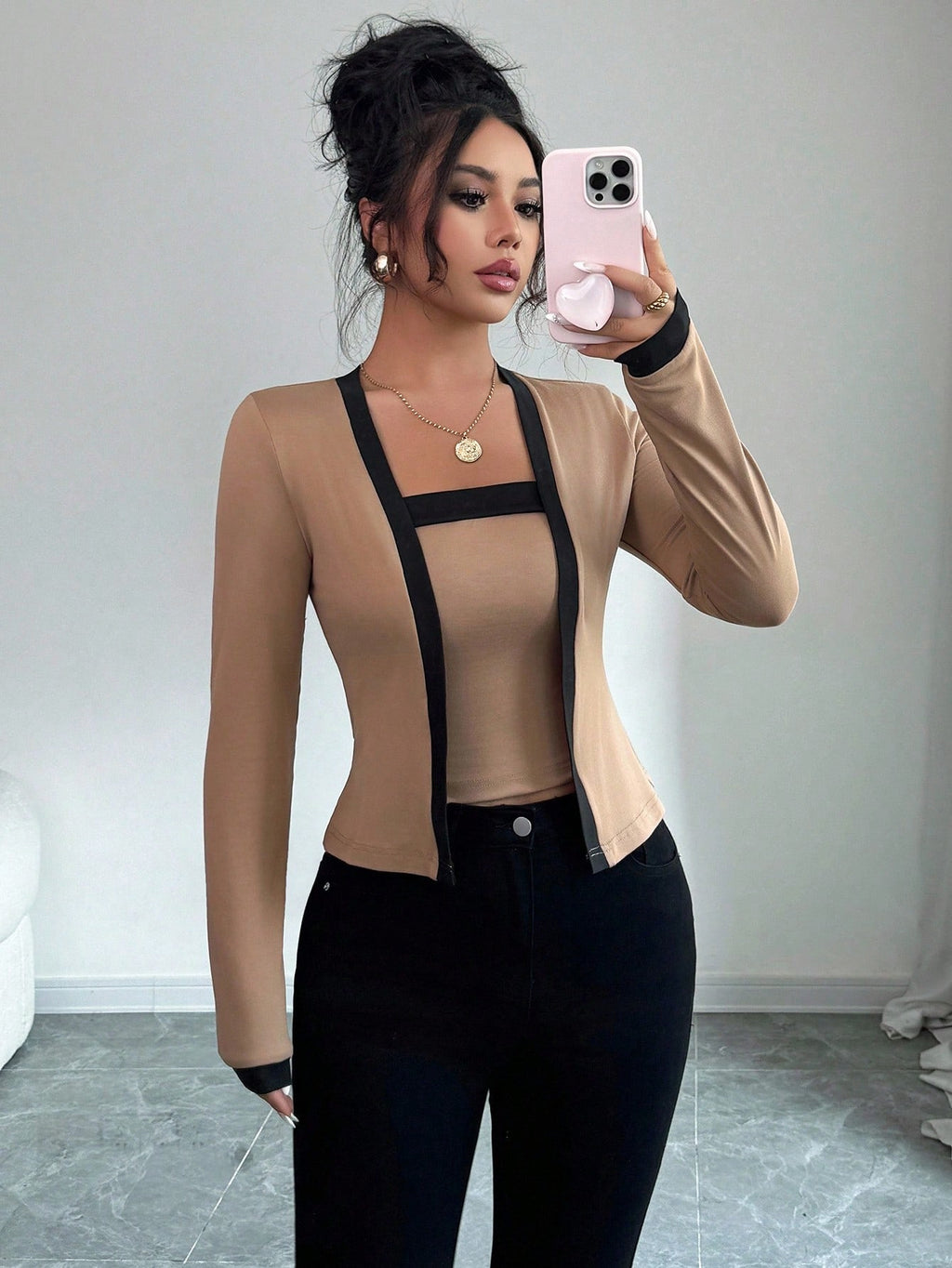 Set Due Pezzi con Cardigan Open-Collar e Vest Coordinato in Maglia Patchwork