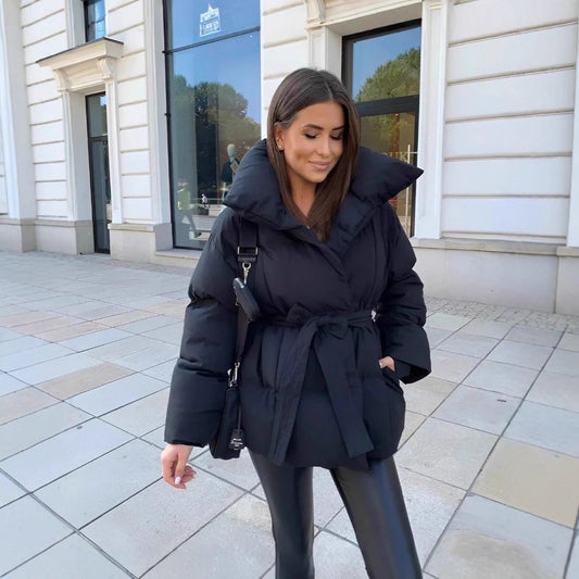 Giacca Imbottita Waist-Cinching con Maniche Flutter e Chiusura Lace-Up