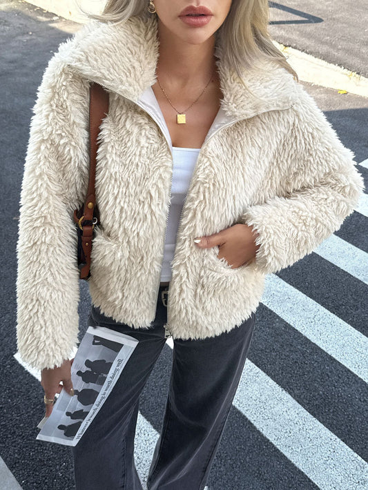 Overcoat in Maglia High-End con Collo in Pelliccia e Fondo a Volant