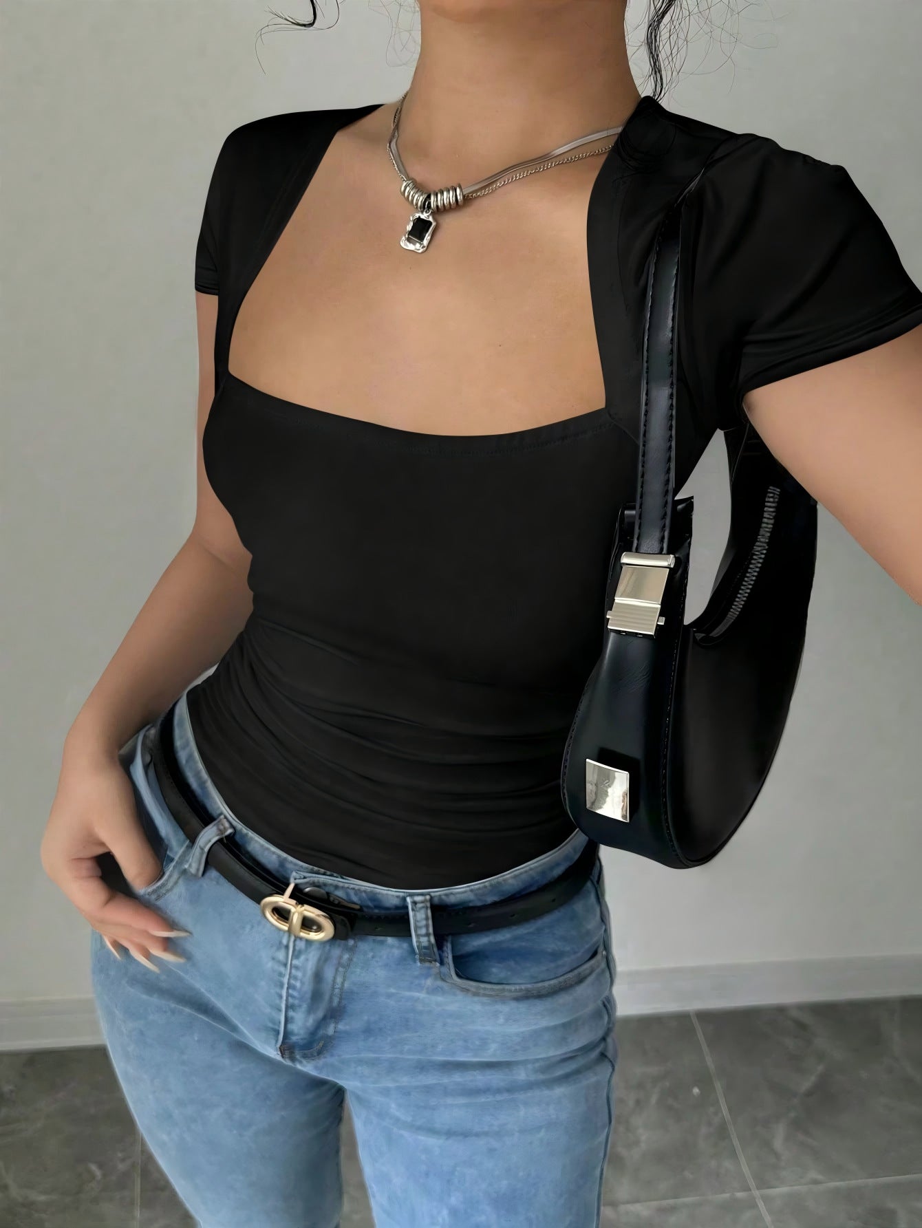 Top in Maglia con Scollo Quadrato e Fitting Sculpt