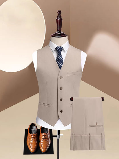 Completo Tre Pezzi Slim Fit con Doppiopetto a Tre Bottoni e Struttura TR High-Performance