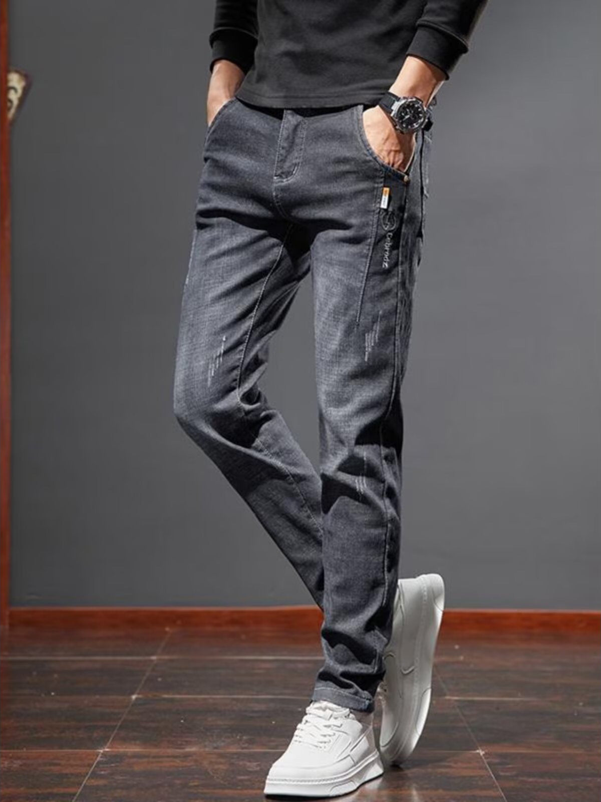 Jeans Slim Fit con Finitura Micro-Bounce e Dettagli Printed