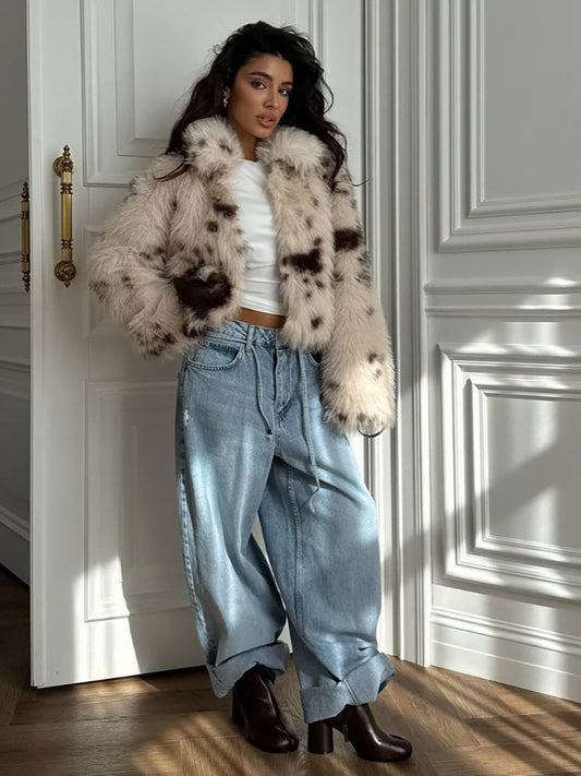 Cappotto Woolen con Stampa Maculata e Collo in Pelliccia Eco