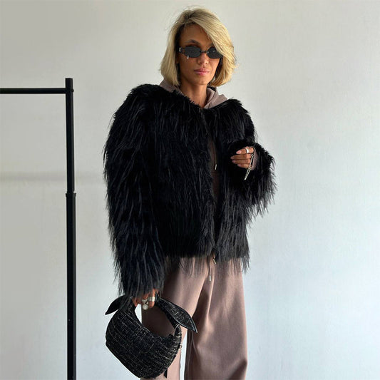 Pelliccia Sintetica con Stand-Collar e Silhouette High-End