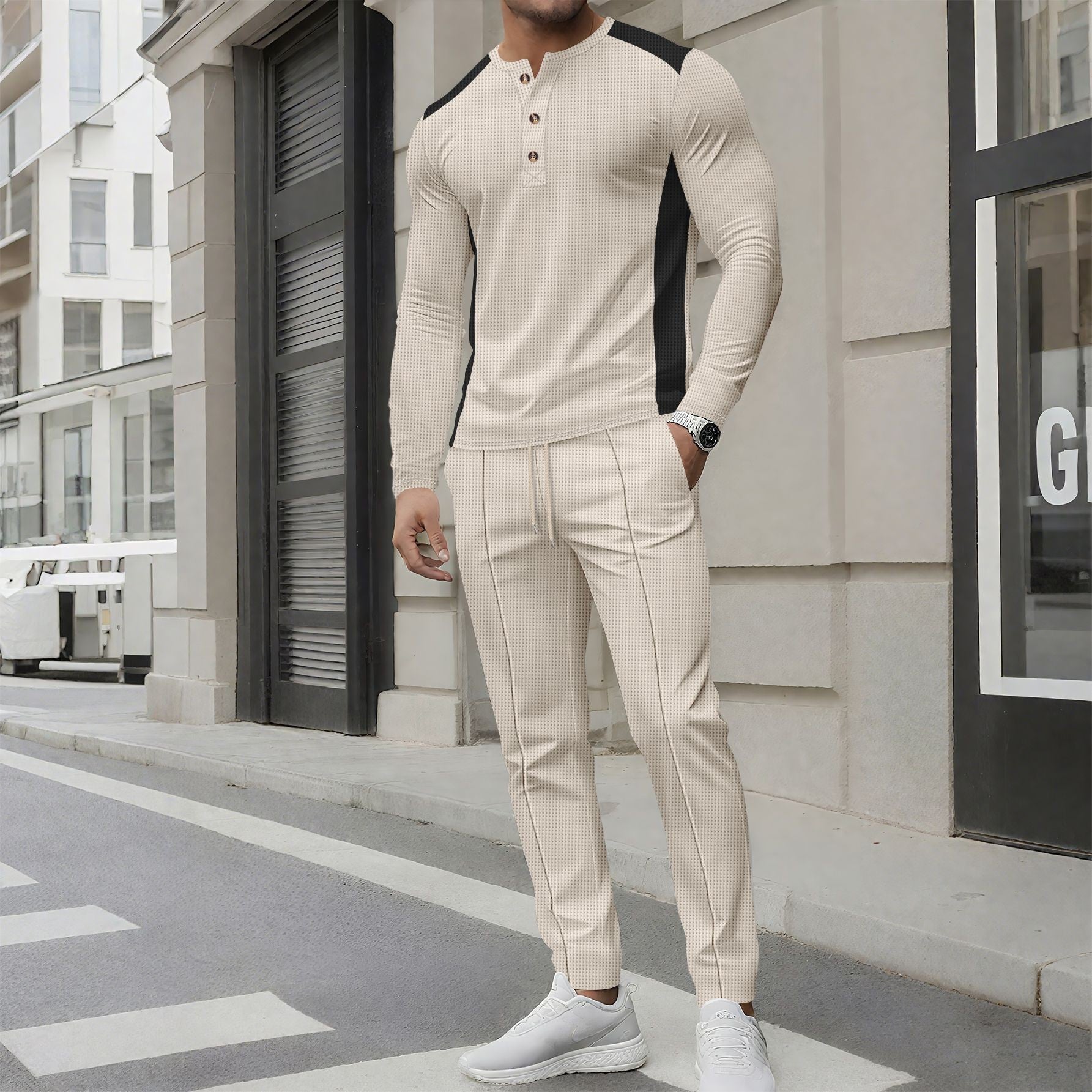 Set Coordinato con Maglia a Collo Alto, Bottoni Bicolore e Pantaloni Tecnici