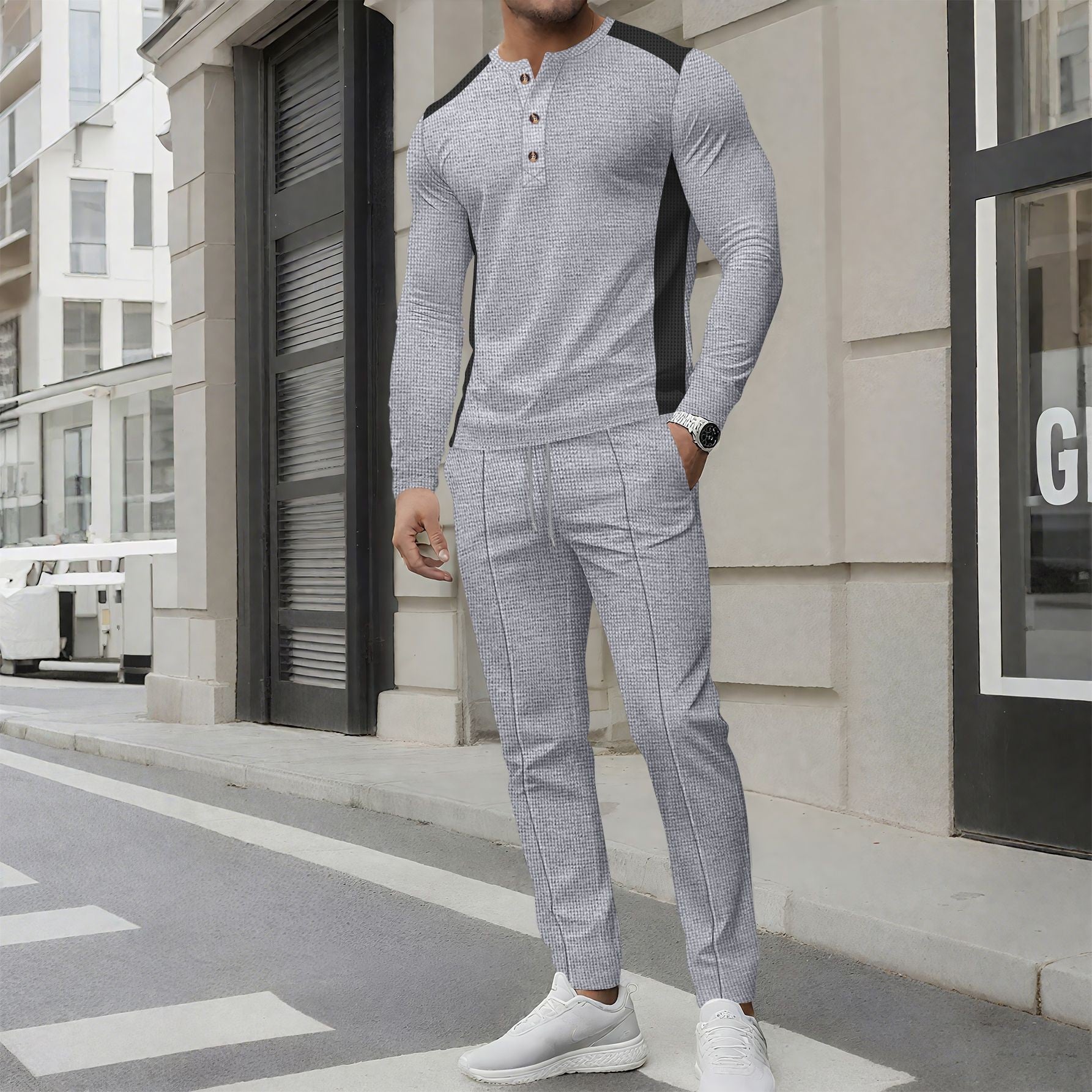 Set Coordinato con Maglia a Collo Alto, Bottoni Bicolore e Pantaloni Tecnici