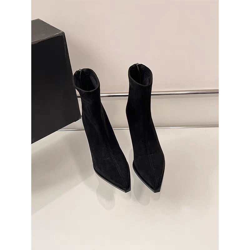 Stivaletto a Punta con Tacco Sottile e Struttura High-Definition