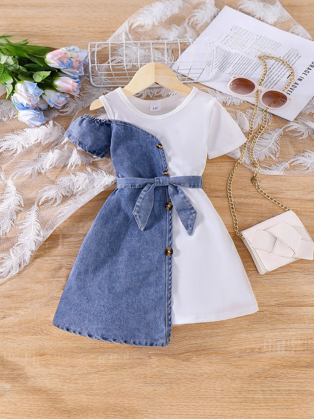 Abito Dress in Soft-Denim con Silhouette Europe & America e Design Asimmetrico