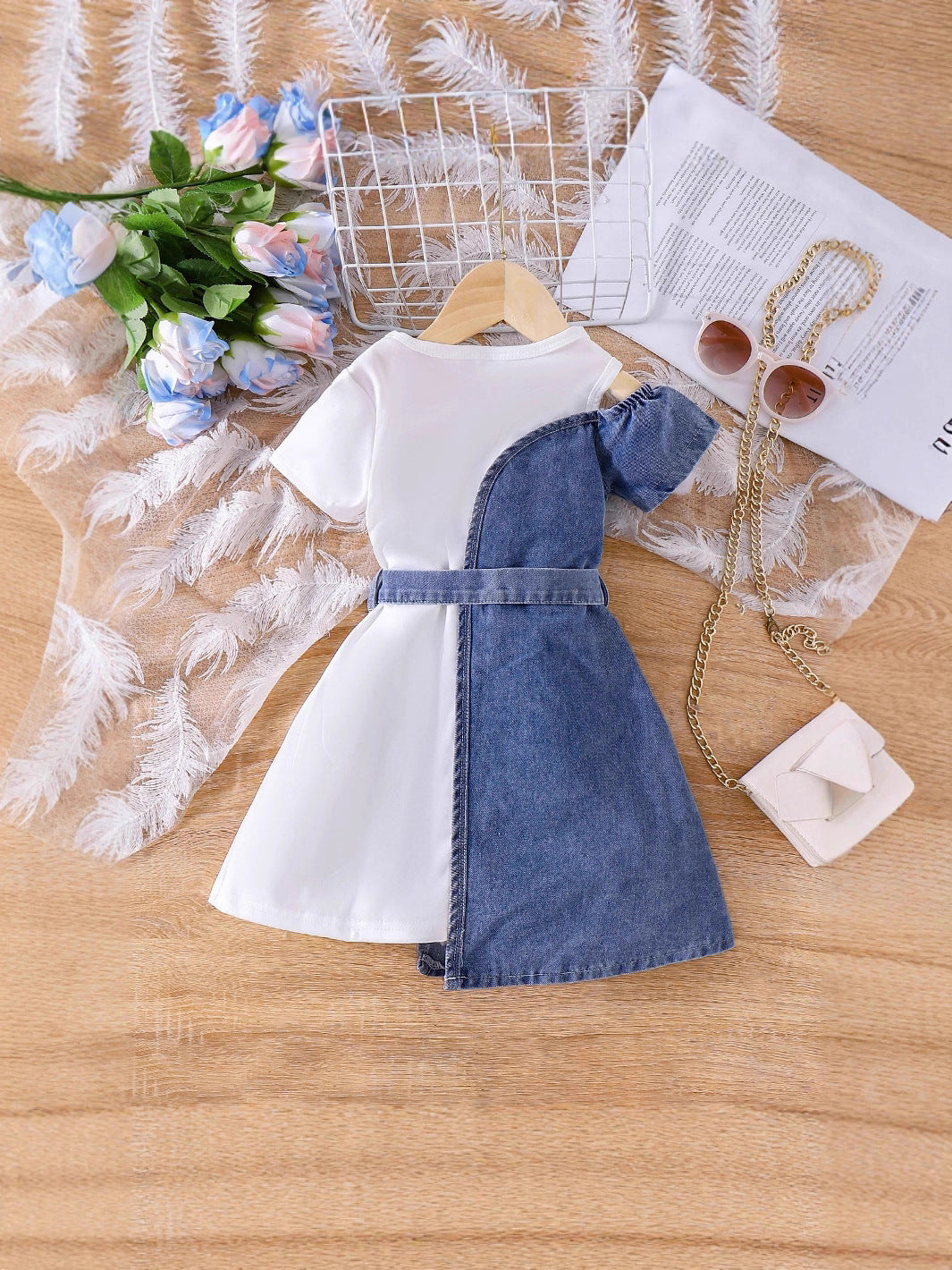 Abito Dress in Soft-Denim con Silhouette Europe & America e Design Asimmetrico