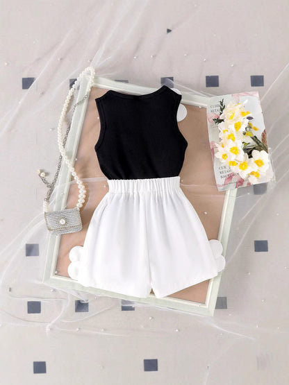 Completo Due Pezzi in Misto Lino con Dettagli in Pizzo e Silhouette Pants-Suit