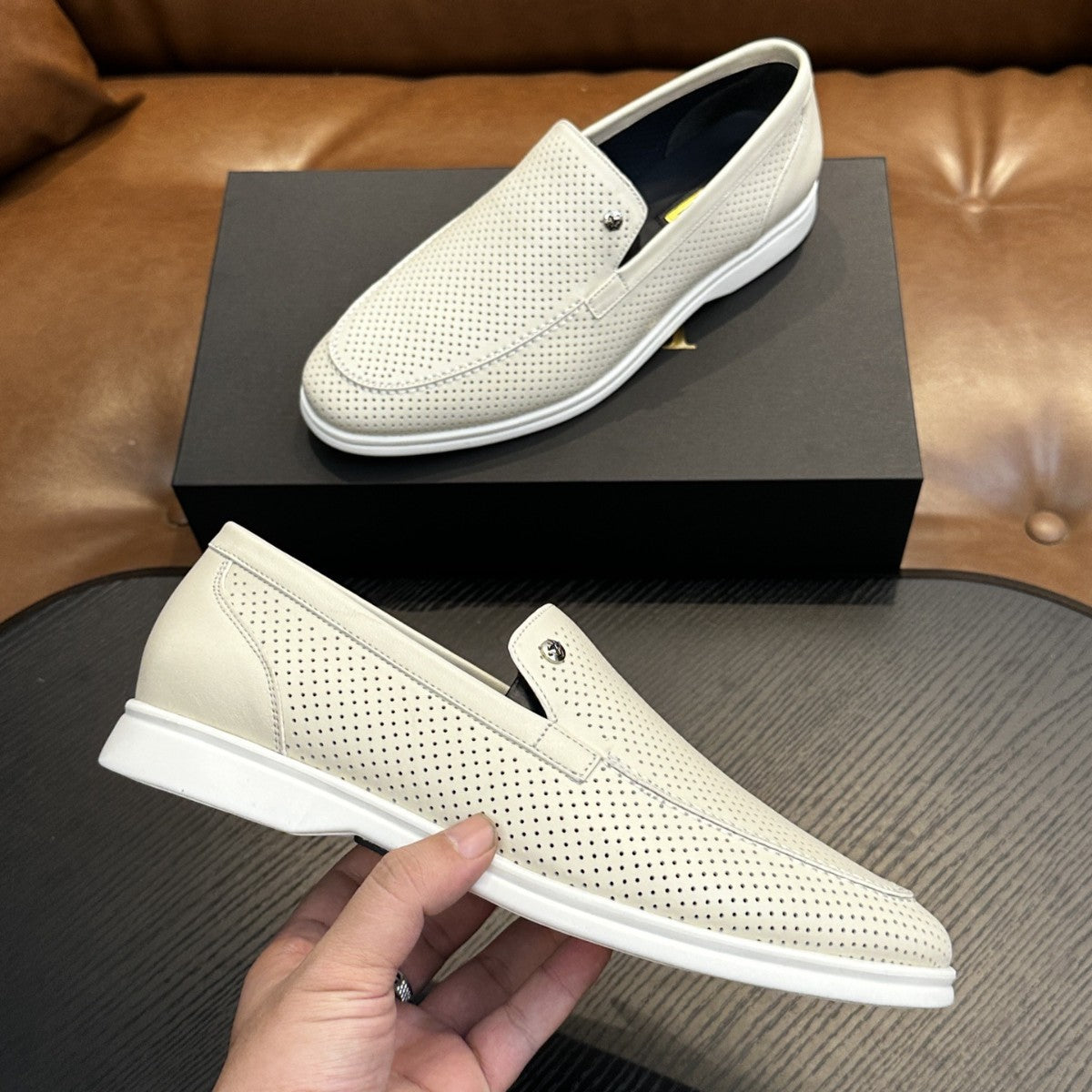 Calzatura Casual in Primo Fiore con Sistema Shock-Absorption e Silhouette Sleeves/Shoes