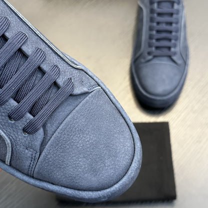 Calzatura Casual in Primo Fiore con Sistema Shock-Absorption e Design Front-Tie