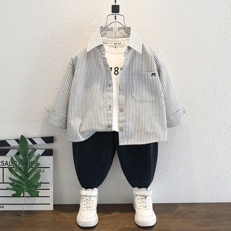 Camicia in Cotone Premium "Optical White" con Ricamo e Tasca Tecnica