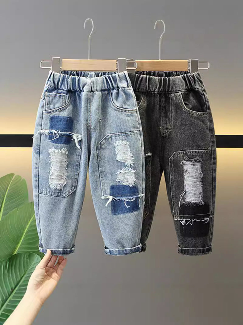 Jeans "Core Blue & Black" con Grafica Lettering e Vita Elastica