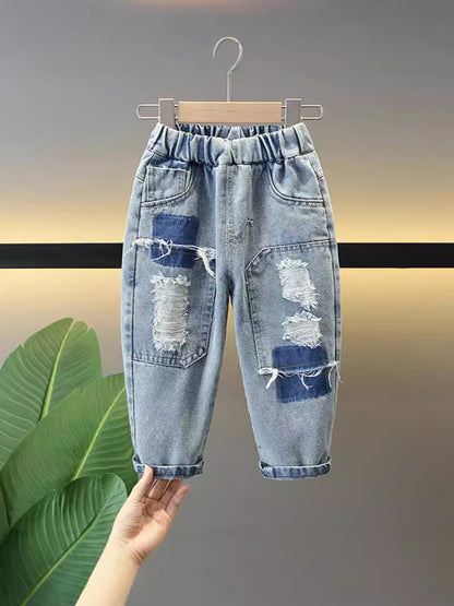 Jeans "Core Blue & Black" con Grafica Lettering e Vita Elastica