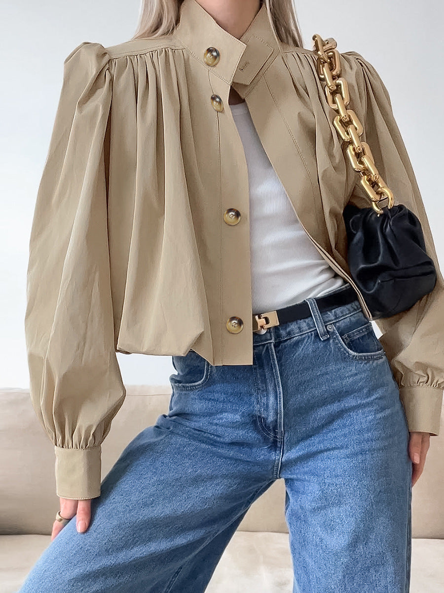 Trench Coat Leggero con Collo a Listino e Dettagli Plissé