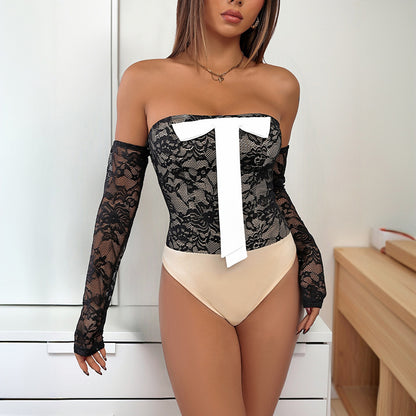 Jumpsuit in Pizzo a Maniche Lunghe con Dettaglio Bow Tie e Taglio a Tre Quarti