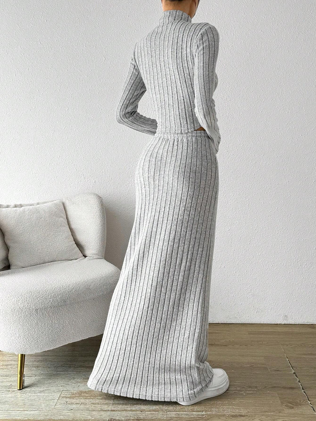 Completo Leisure Due Pezzi con Sweatshirt Crop e Long Dress Coordinato