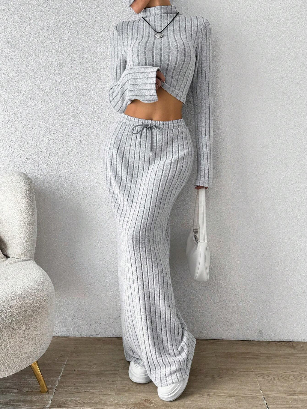 Completo Leisure Due Pezzi con Sweatshirt Crop e Long Dress Coordinato