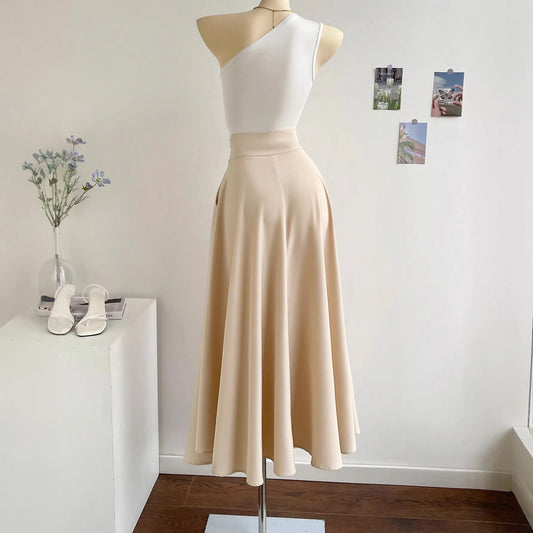 Gonna Lunga "Type A" con Design Cross Straps e Dettaglio Fiocco