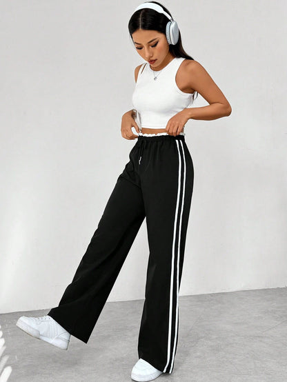 Pantaloni Wide-Leg High-Waist con Cintura Coordinata e Dettaglio Flanging