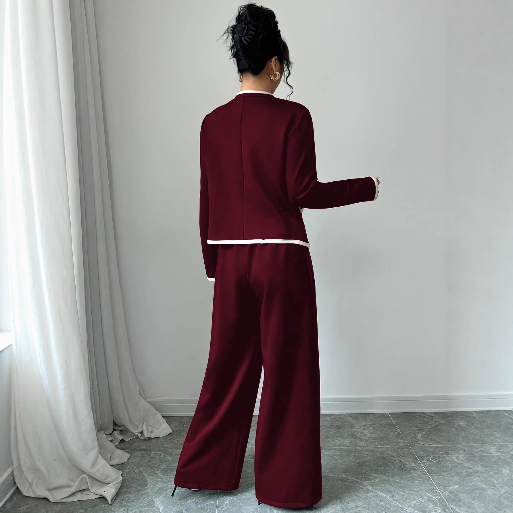 Completo Cardigan e Gonna "Xiaoxiangfeng" con Bottoni Metallici e Design Color Contrast