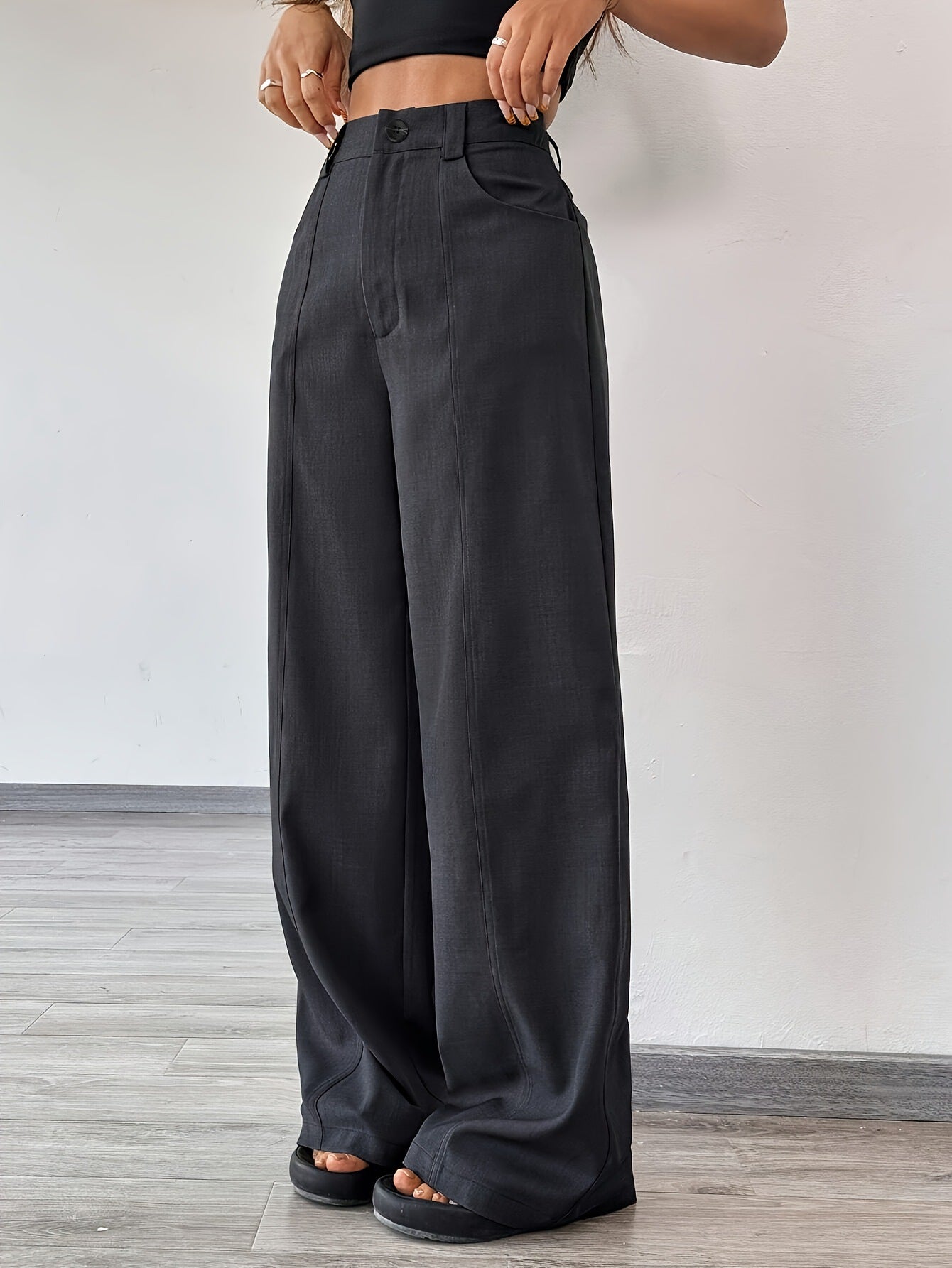 Pantaloni Straight-Leg High-Waist con Taglio "Classy Slimming Look" e Finitura No-Iron