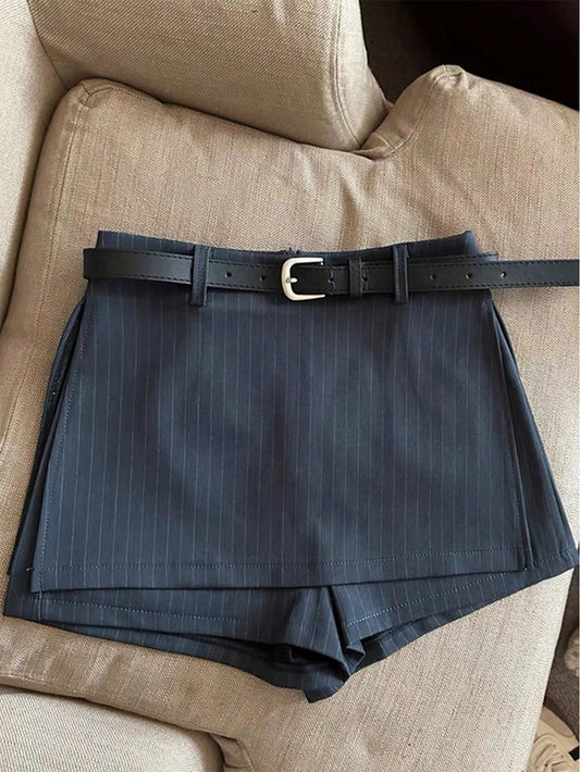 Short Skirt asimmetrica a trapezio con taglio "Splicing" e finitura Navy Blue