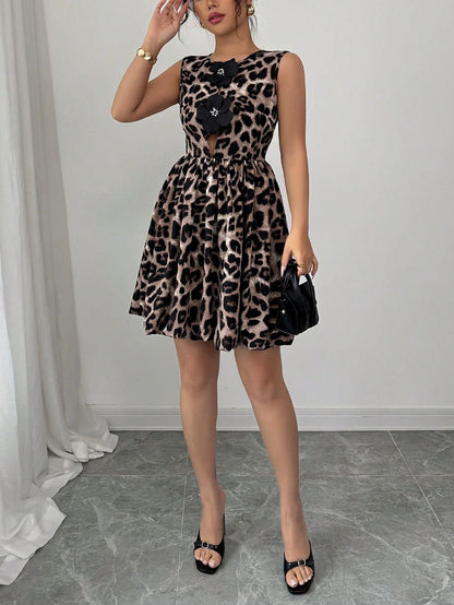 Abito Mid-Skirt "Leopard Pleated" con Scollo a Giro e Lavorazione Splicing