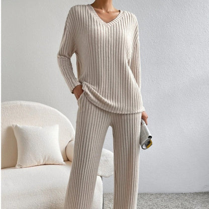 Trousers Suit "Knitted Comfort" con Texture Embossed e Silhouette Long-Sleeve