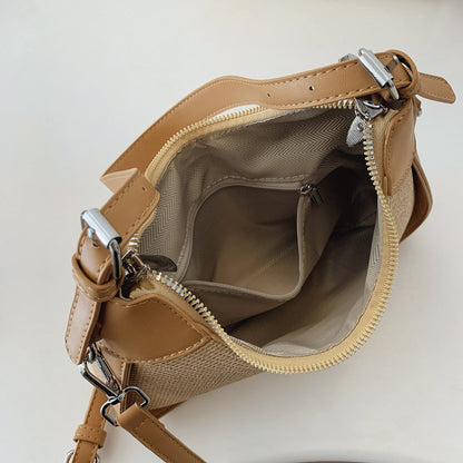 Armpit Bag "Dumpling Shape" con Doppia Tracolla e Scomparto Interno Laminato