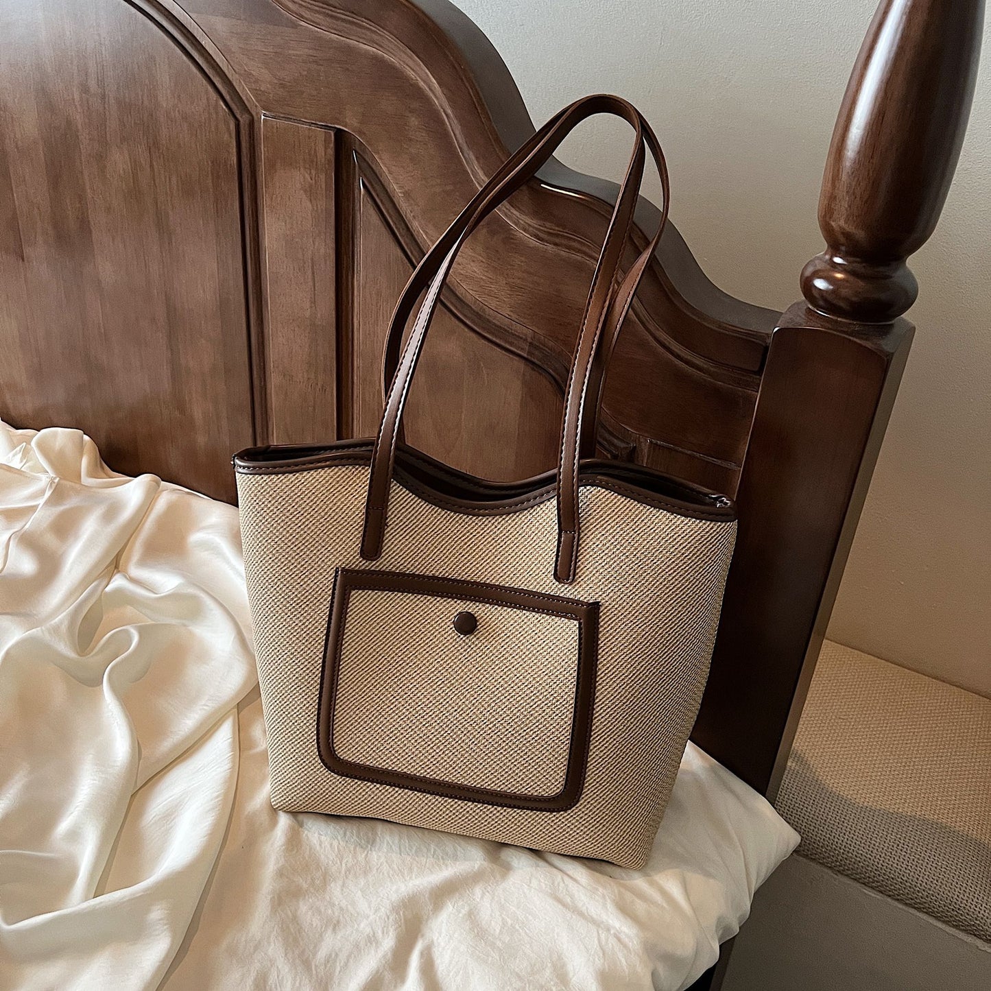 Tote Bag in Canvas "Cross-Border" con Doppia Tracolla e Scomparto Interno con Mezzanine